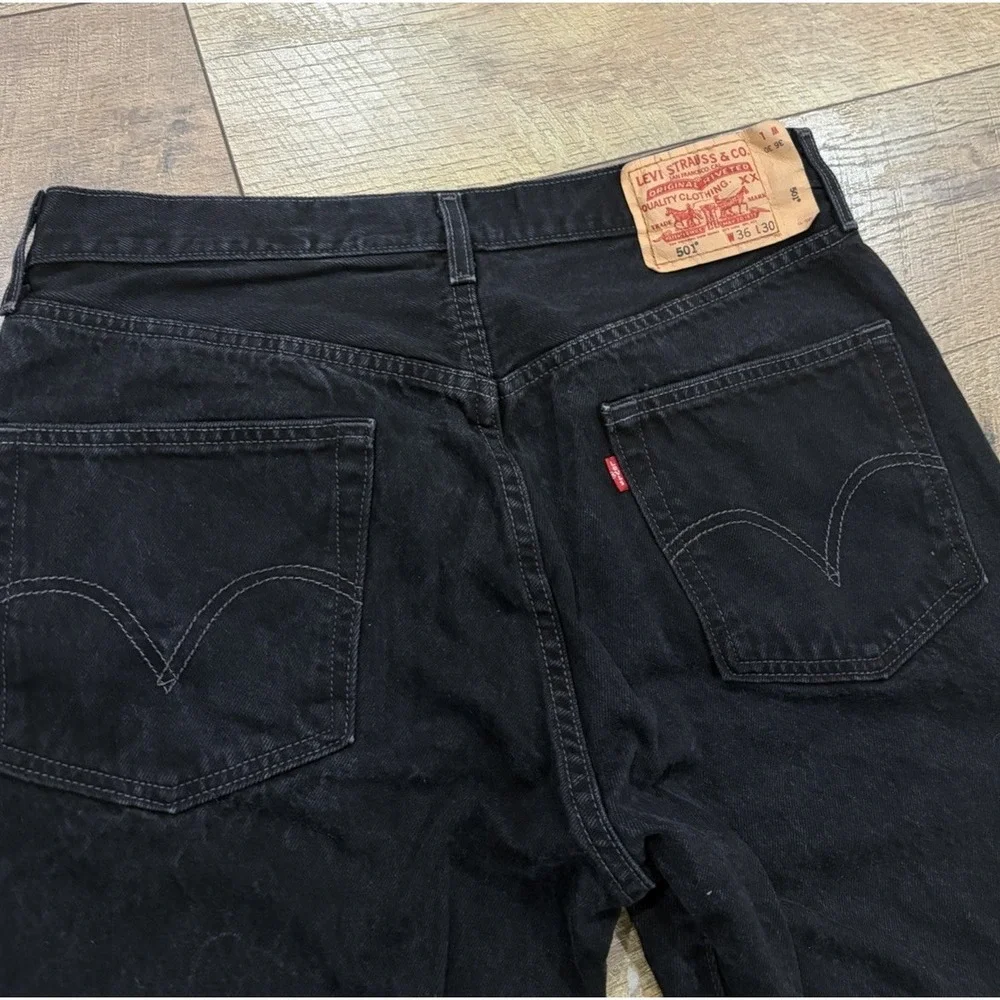 Vintage Levi's 501‎ Jeans 32x30 Black Denim Straight Fit Button Fly
